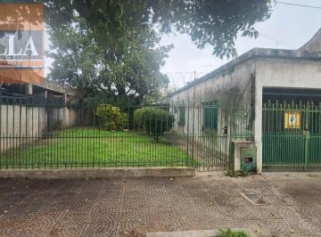 Terreno · 160m² · 3 Ambientes · 2 Cocheras · Lote 339 m² con 160 m² de Mejoras a Refaccionar - Casa 3 Amb C/ Garage P/ 2 Autos - Isidro Casanova