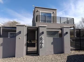 Casa · 110m² · 4 Ambientes · Hermosa Casa en Venta en Carpintería