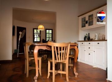 Casa · 159m² · 3 Ambientes · 1 Cochera · Casa en Venta en Tres Cerritos 2 Dorm Apta Credito