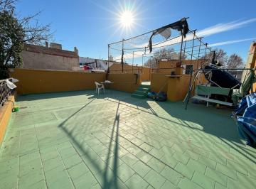 Casa · 138m² · 5 Ambientes · 1 Cochera · Venta Casa con Cochera y Terraza Santa Rita