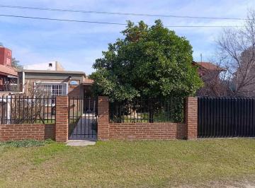 Casa · 75m² · 3 Ambientes · 1 Cochera · Casa a Pasos del Centro Histórico de Merlo