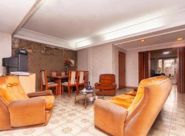 PH · 90m² · 3 Ambientes · Venta de PH 3 Ambientes con Patio y Balcón en Lanús Este Centro!