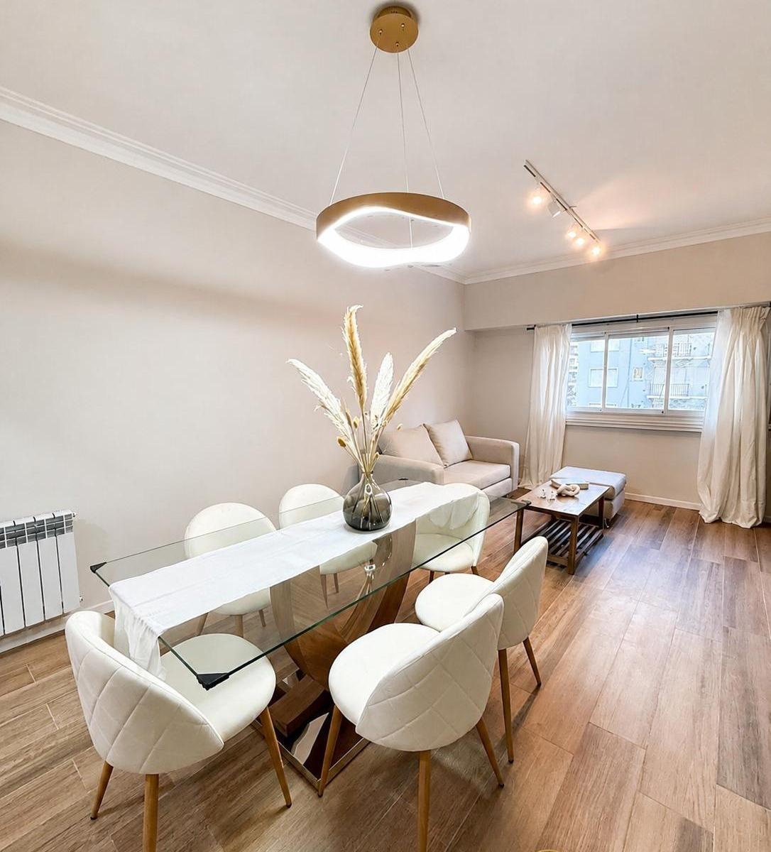 Excelente departamento de 3 ambientes totalmente renovado, ubicado sobre avenida Colón
