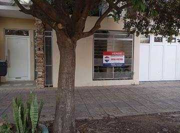 Casa · 190m² · 6 Ambientes · 1 Cochera · Venta Casa Familiar 3 Dorm.