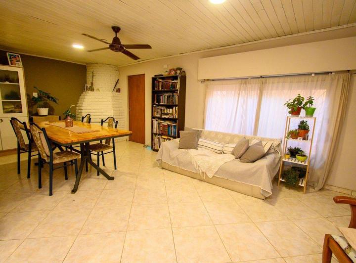 Casa · 326m² · 7 Ambientes · 1 Cochera
