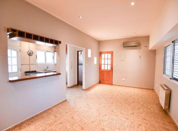 PH · 122m² · 4 Ambientes · 1 Cochera · Casa Venta Tolosa 3 Dorm. Patio Apto Banco