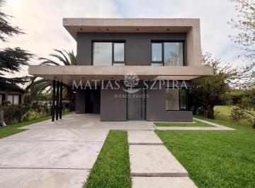 Casa · 138m² · 4 Ambientes · 1 Cochera · Venta, Casa en Banco Provincia de Bs. As.
