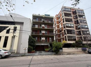 Departamento · 77m² · 3 Ambientes · 1 Cochera · Semipiso 3 Amb en Venta con Dependencia, Toilette, Balcón a La Calle y Cochera Cubierta en Chauvin
