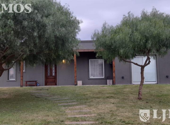 Casa · 120m² · 3 Ambientes · 2 Cocheras