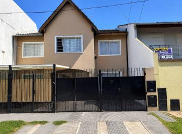 Casa · 84m² · 4 Ambientes · 2 Cocheras · Venta Duplex 4 Amb. C/ Patio y Cochera - Ituzaingó