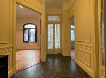 PH · 122m² · 3 Ambientes · 1 Cochera · Gorostiaga 2400. PH con Cochera