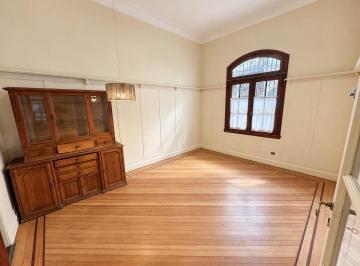 PH · 122m² · 4 Ambientes · 1 Cochera · Gorostiaga 2400. PH con Cochera