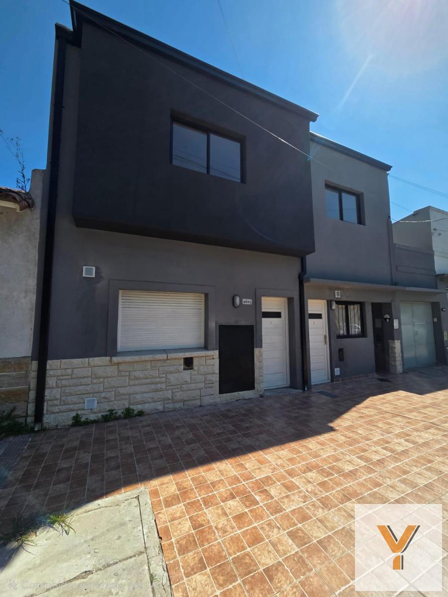 ph de 1 Dormitorio 1 Baño en venta ubicado sobre calle 1° de Mayo y Garay