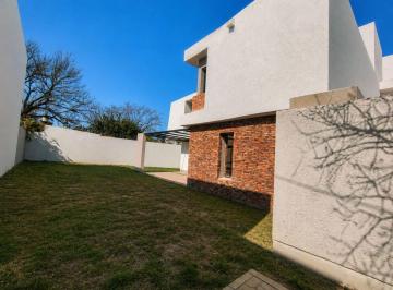 Casa · 165m² · 3 Ambientes · 2 Cocheras · ¡Venta! Dúplex en Granja de Funes - 3 Dorm. ¡A Estrenar!