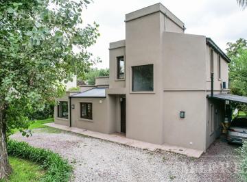 Casa · 187m² · 5 Ambientes · Casa en Alquiler Anual en Highland Park
