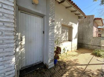 Casa · 73m² · 3 Ambientes · Casa 3 Amb en Venta en Banfield - Jardin - Apta Credit
