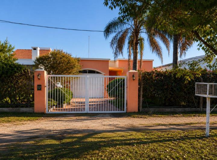Casa · 191m² · 8 Ambientes · 2 Cocheras