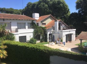 Casa · 428m² · 6 Ambientes · 2 Cocheras · Casa en Acassuso
