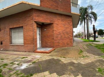 PH · 64m² · 3 Ambientes · 1 Cochera · PH 3 Ambientes con Patio y Cochera en Morón Sur