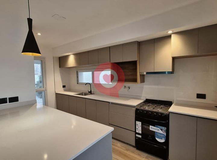 Casa · 130m² · 3 Ambientes · 1 Cochera