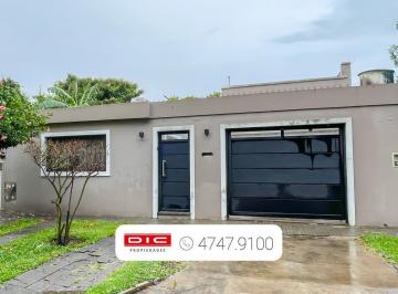 Casa · 150m² · 5 Ambientes · 1 Cochera · Casa 3 Dorm. Venta - Victoria