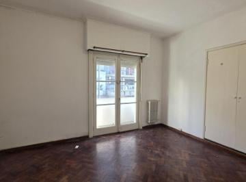 Departamento · 70m² · 2 Dormitorios · Departamento de 2 Dorm. en Alquiler | Balcón Al Frente | Centro de La Plata