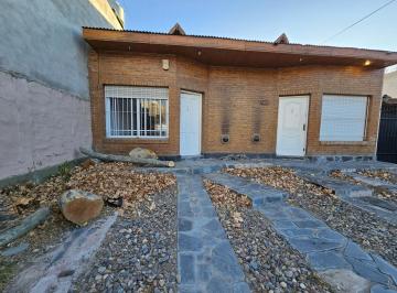 PH · 40m² · 2 Ambientes · 1 Cochera · PH en Cipolletti