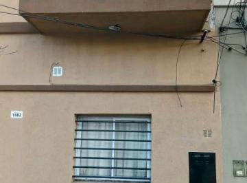 PH de 3 ambientes, Lanús · PH 3 Ambientes Al Frente en Alquiler