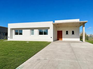 Casa · 149m² · 4 Ambientes · 2 Cocheras · Casa Venta y Alquiler San Simon Canning Ezeiza
