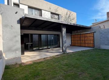 Casa · 126m² · 4 Ambientes · Duplex en Venta Quintas de Argüello 3 Dorm