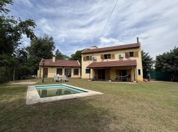Casa · 221m² · 3 Dormitorios · 2 Cocheras · Casa en Venta en El Talar de Mendiolaza | Gran Parque, Dos Terrenos y Excelente Ubicación