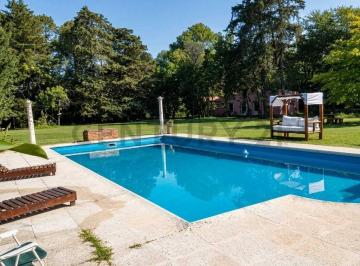 Quinta vacacional · 340m² · 5 Ambientes · 1 Cochera · Alquiler Temporal - Quinta en El Remanso | 4500 m² Parque + Pileta 6x12 m | Juegos y Capacidad