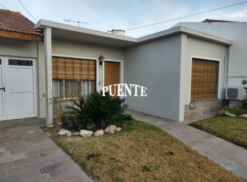 Casa · 330m² · 3 Ambientes · 1 Cochera · Casa en Llavallol
