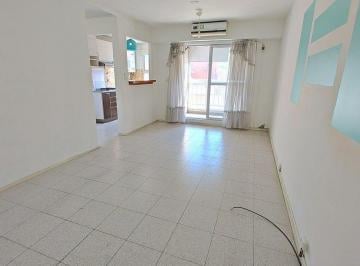 Departamento · 48m² · 3 Ambientes · Alquiler Depto 3 Amb con Balcon y Cochera Comun