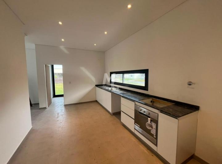 Casa · 575m² · 5 Ambientes · 1 Cochera
