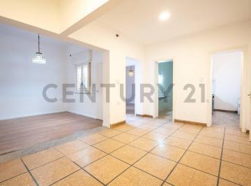 PH · 56m² · 3 Ambientes · PH de 2 Dorm. con Patio Reciclado