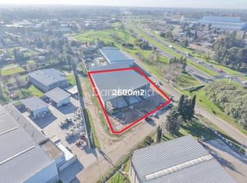 Local comercial · 2600m² · Local en Alquiler en Paso del Rey, Moreno