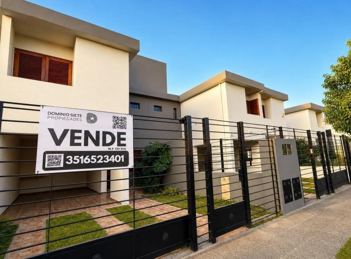 Casa · 170m² · 6 Ambientes · 2 Cocheras