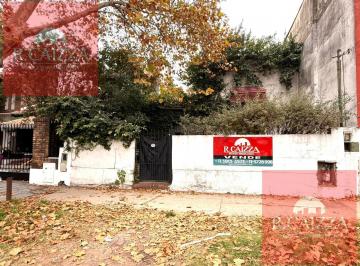 Casa · 130m² · 3 Ambientes · Lote Casa a Refaccionar Castelli 352 Caizza Propiedades