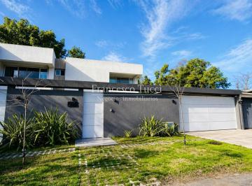 Casa · 270m² · 5 Ambientes · 4 Cocheras · Casa en Venta 5 Ambientes Parque Leloir