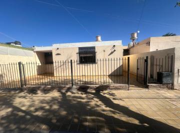 Casa · 120m² · 6 Ambientes · Casa en Rivadavia