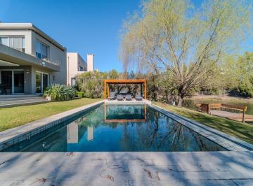 Casa · 550m² · 5 Ambientes · 2 Cocheras · Casa en Venta en La Isla, Nordelta