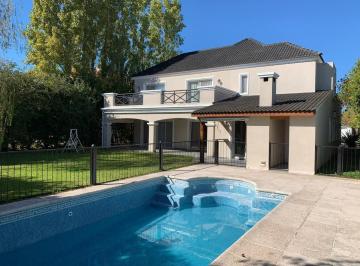 Casa · 250m² · 4 Ambientes · 1 Cochera · Casa en Alquiler en La Alameda, Nordelta