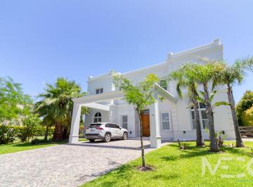 Casa · 370m² · 5 Ambientes · 2 Cocheras · Casa en Venta en Cabos del Lago, Nordelta