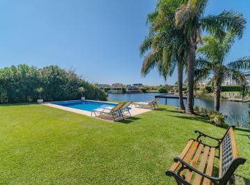Casa · 345m² · 5 Ambientes · 2 Cocheras · Casa en Venta en Los Alisos, Nordelta