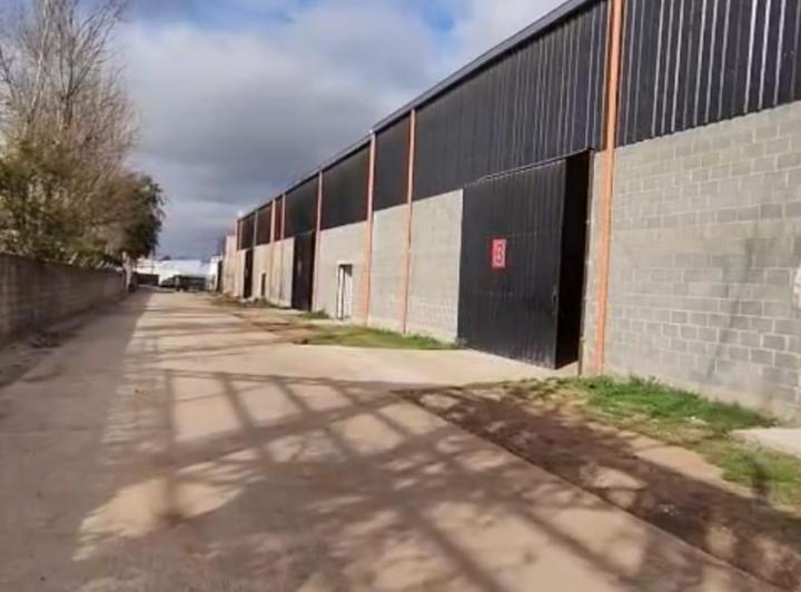 Depósito · 388m² · 2 Ambientes · 1 Cochera
