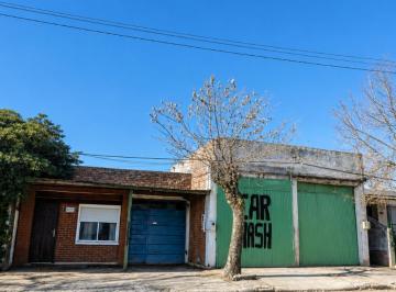 Casa · 363m² · 4 Ambientes · 6 Cocheras · Oportunidad Para Inversores 3 Casas Mas Galpón.