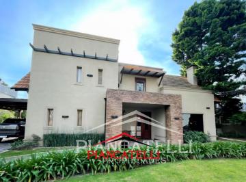 Casa · 190m² · 5 Ambientes · 1 Cochera · Casa en Venta y Alquiler con 5 Ambientes en Banco Provincia