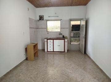 Casa de 2 ambientes, Berazategui · Casa en Alquiler en Berazategui Sin Cochera. 1 Dorm.