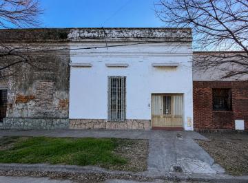 Casa · 200m² · 4 Ambientes · 1 Cochera · Zona Costanera de Santo Tomé, Frente Al Río Salado